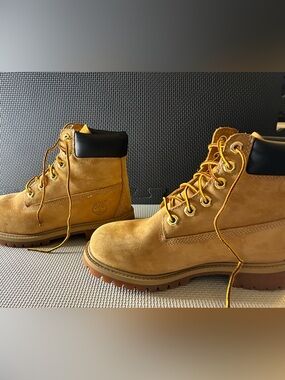 Timberland Classic Yellow Nubuck kids Work Boots